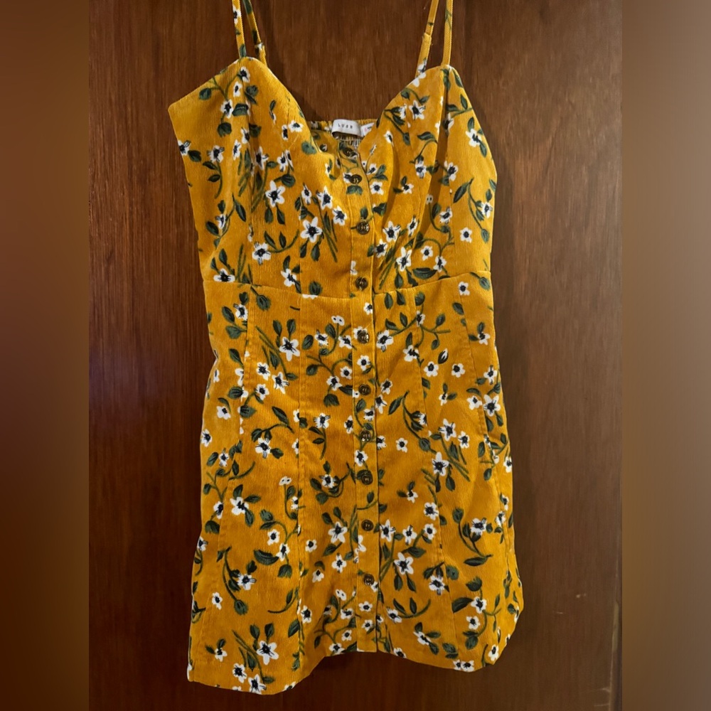Dress with pockets